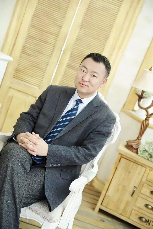 李生    ,国家一级人力资源师,担任多家知名餐饮