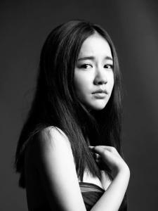 李明珠黑白写真