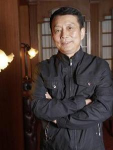 黄建新