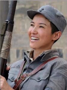 走出硝烟的女人图册
