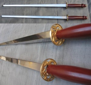 评书中八贤王赵德芳使凹面金锏,上打昏君,下打谗臣.