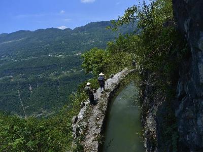 绝壁天河