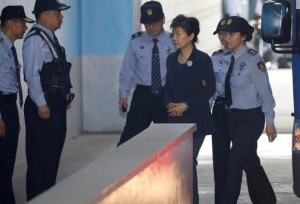 被押下警车
