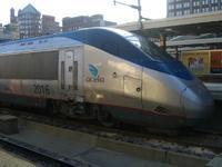 Aleca停靠在站台上