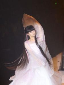 小彩旗作为特邀嘉宾模特压轴登场