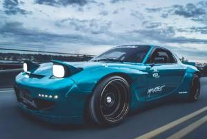 马自达RX7