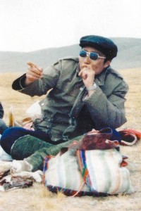 杰桑·索南达杰生前照片