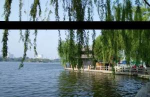 鹊山湖