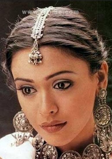 德维是阿育王的妻子,笃信佛教.