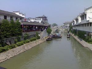 河水污浊