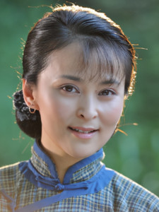 曾在《青青河边草》和《梅花三弄之鬼丈夫》扮演清新可人的角色,其中