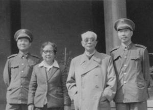 沈亚威和友人合照