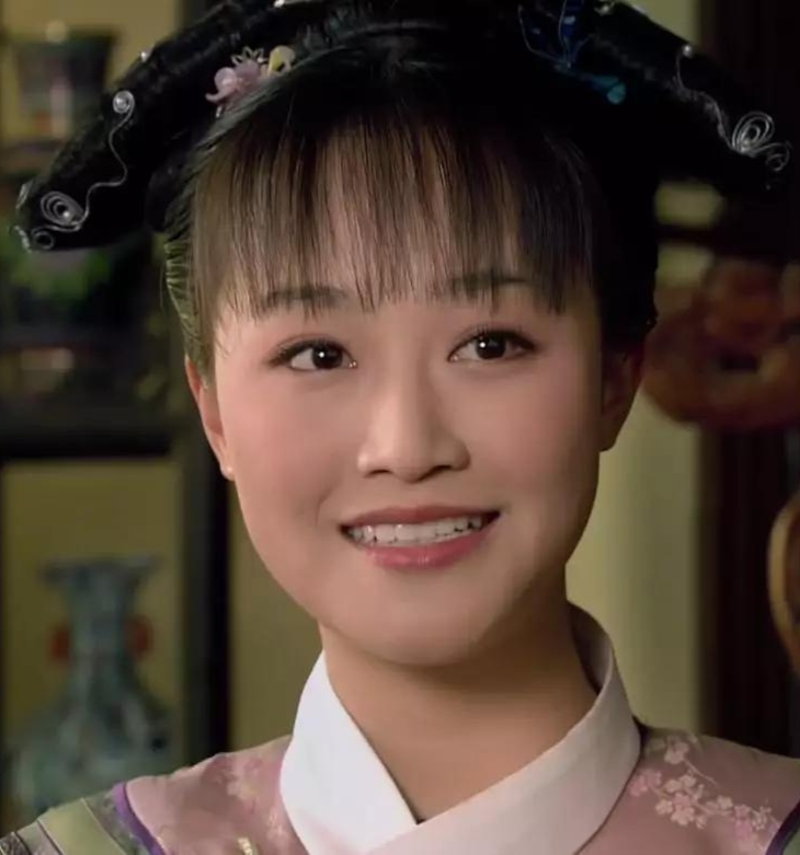 作品中的角色,甄嬛的贴身丫鬟,同父异母的妹妹,电视剧中由蓝盈莹饰演