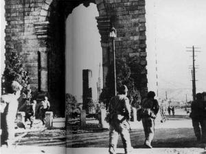 1951年1月4日中国人民志愿军攻入独立门