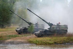 射击中的PzH-2000①