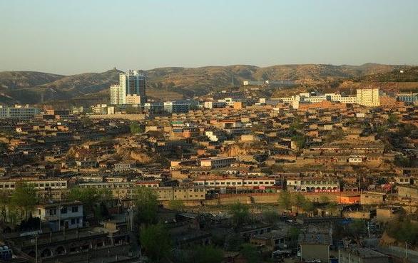 偏关县,隶属于山西省忻州市,位于山西省西北边陲,处于黄河南流入晋