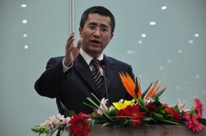 佟丽华律师做精彩演讲