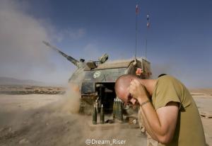 射击中的PzH-2000②