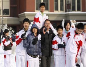 曾哥（曾纪泽主任）和我们打雪仗