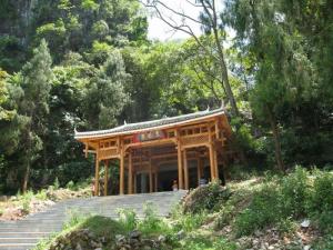 阳朔莲花岩