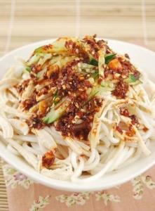 鸡丝凉面