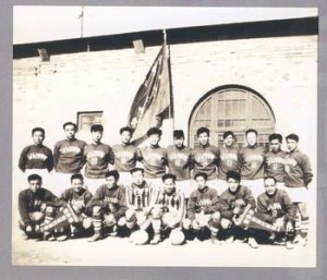 1951年参加第一届全国足球比赛大会