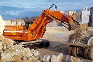UH50（铲斗容量8.4m3，重量157t）