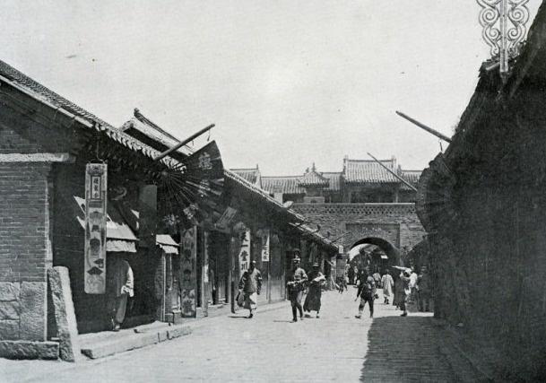 旧县名.在辽宁省辽东半岛西北部,1965年改名盖县.