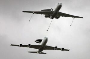VC-10空中加油机采用“软式加油”