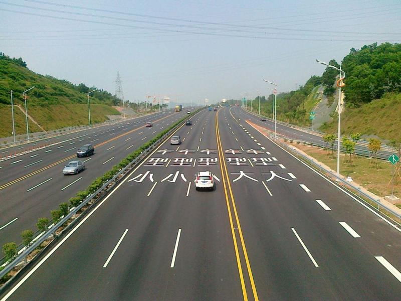 水官高速公路道路环境