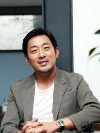 河正宇
