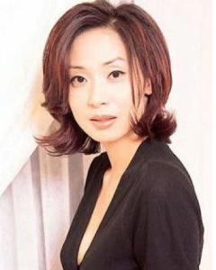 《堆积情感》演唱者：邝美云