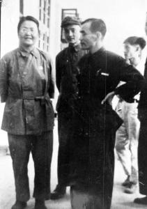 1951.8.叶馥荪陪同卫生部部长李德全视察
