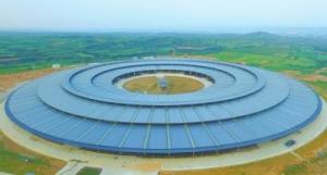 洛阳辰涛牧业有限公司占地35000平方米的圆形牛舍鸟瞰图