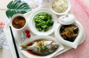 月子餐