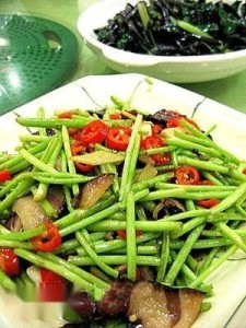 芦蒿炒腊肉