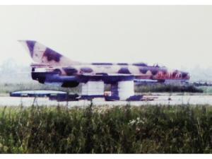 歼-7II隐身技术验证机地面试验照片