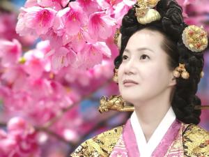 王与我 梁美京