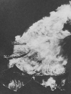 1945.5.14 名古屋大空袭 燃烧的名古屋城