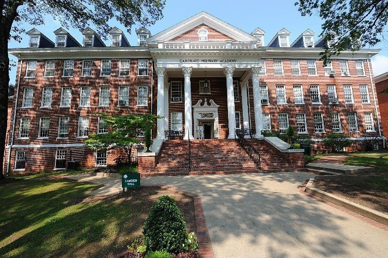成立于1909年,坐落在弗吉尼亚州西南部,是一所传统优质的私立住宿军校