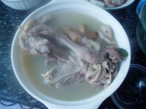 通观当归鸡杂图