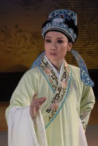 黄燕舞（饰演《天要落雨娘要嫁》中的杜文