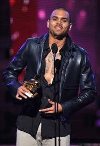 克里斯·布朗在2012年格莱美颁奖现场 克里斯·布朗在2012年格莱美颁奖现场