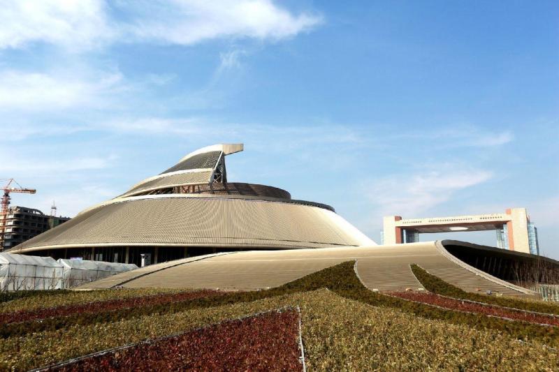 临沂大剧院位于临沂市北城新区临沂市博物馆新馆与临沂市文化艺术中心