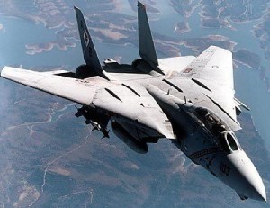 F-14战斗机变成后掠翼时