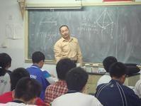 葛军在为金陵中学学生补习