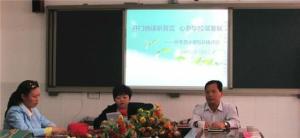 校长李钦志在家长接待日上发言