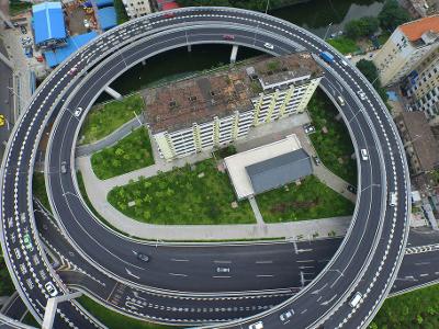 广州洲头咀隧道包围下的“圈中楼”