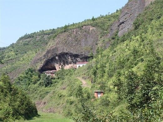 宝石仙境风景区