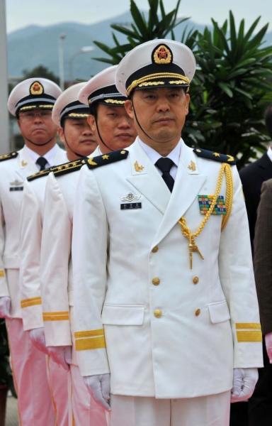 景臣,男,1952年生,山东郯城黄山镇人,海军少将军衔,现任海军东海舰队